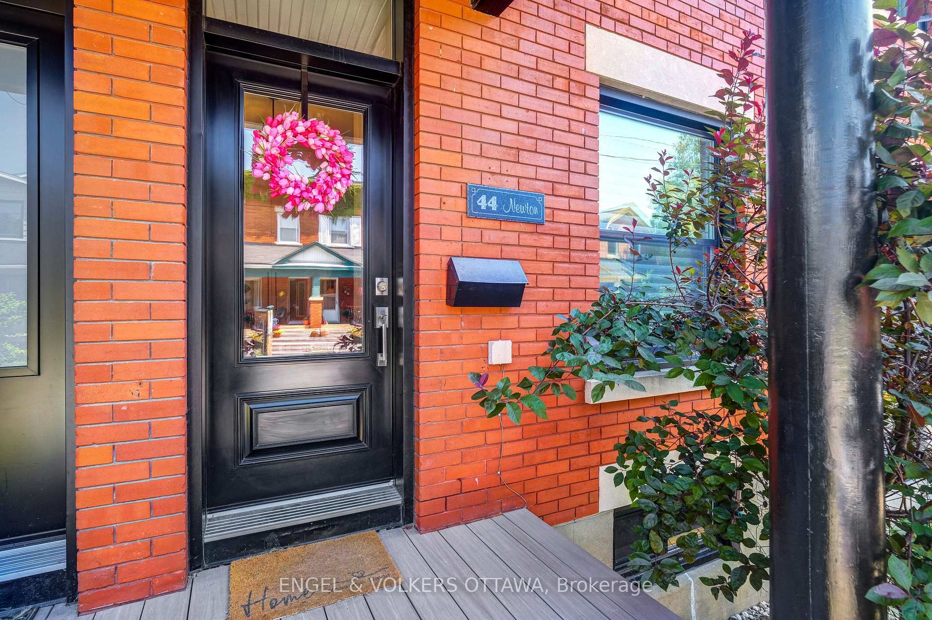 Photo 3 of 44 Newton Street, Ottawa, Glebe — HOMEH