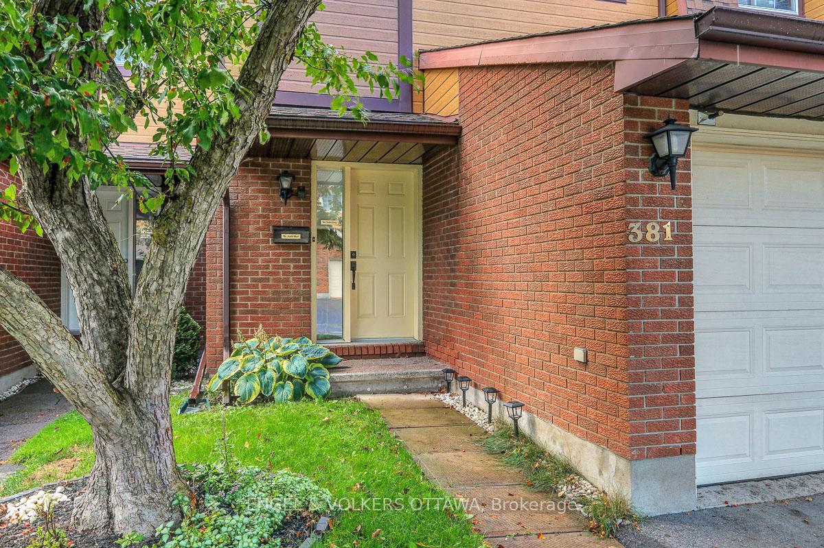 Photo 3 of 381 Verdon Private, Ottawa, Hunt Club Park/Greenboro — HOMEH