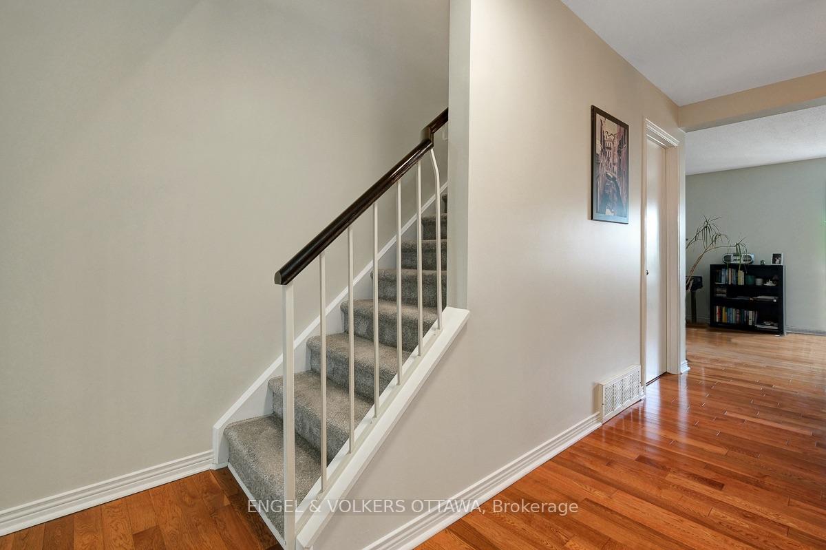 Photo 5 of 381 Verdon Private, Ottawa, Hunt Club Park/Greenboro — HOMEH