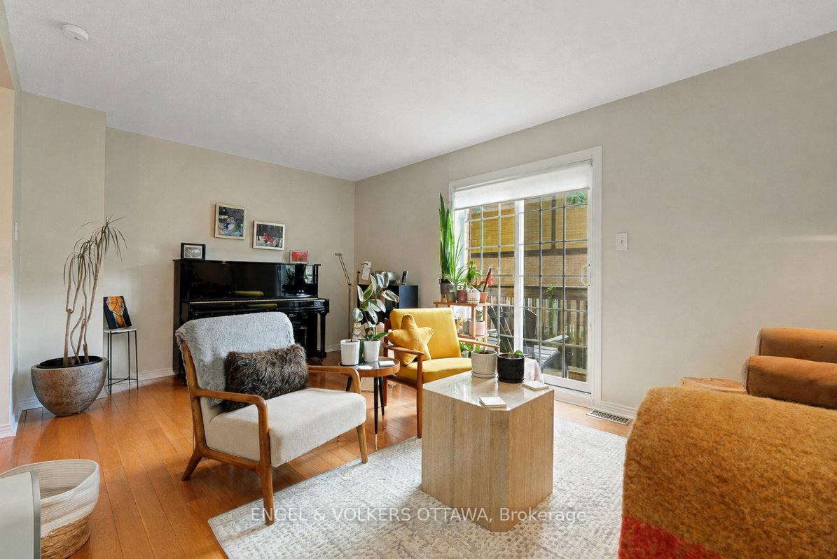 Photo 6 of 381 Verdon Private, Ottawa, Hunt Club Park/Greenboro — HOMEH