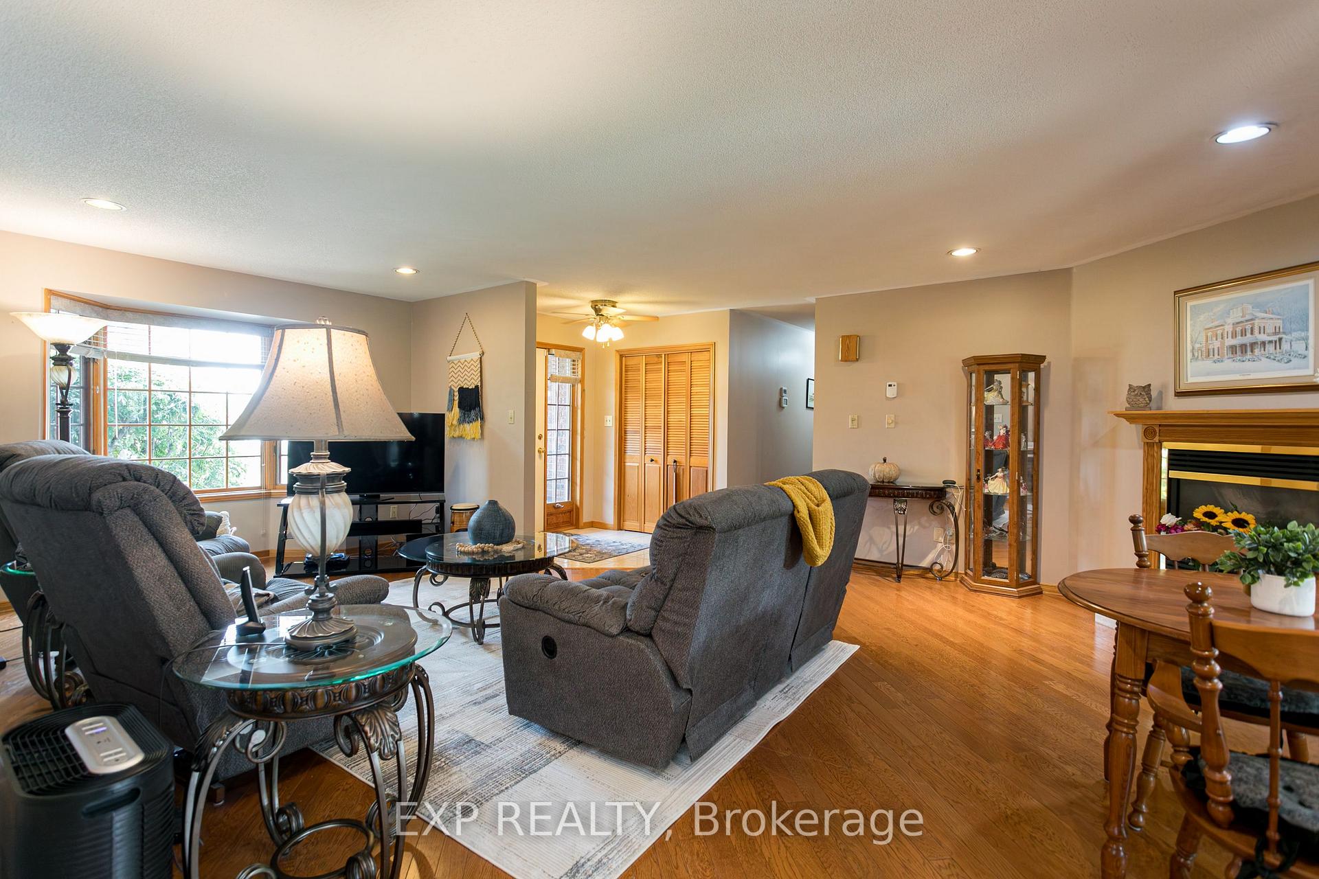 Photo 10 of 23401 Melbourne Road, Southwest Middlesex, Rural Southwest Middlesex — HOMEH