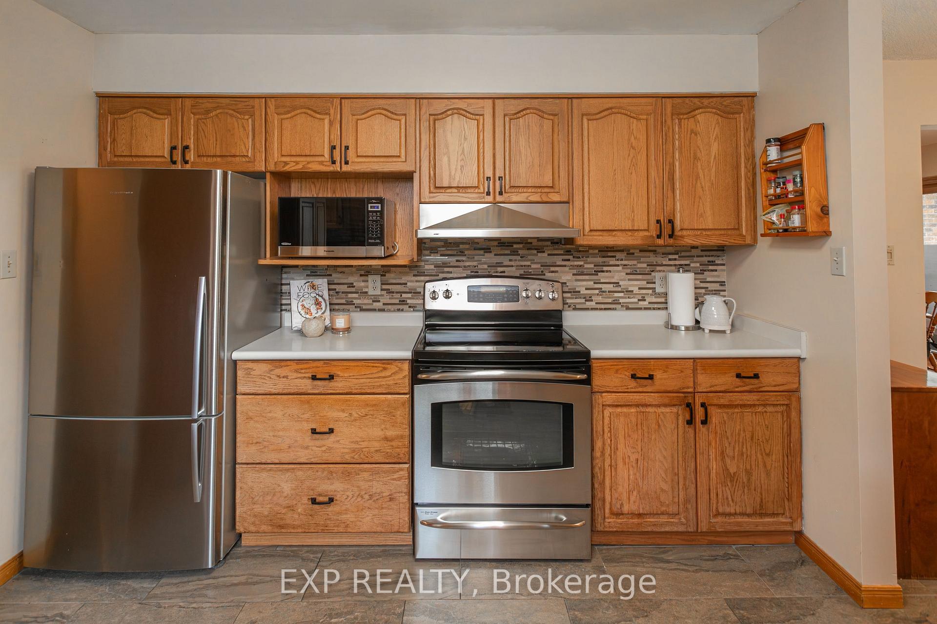 Photo 23 of 23401 Melbourne Road, Southwest Middlesex, Rural Southwest Middlesex — HOMEH