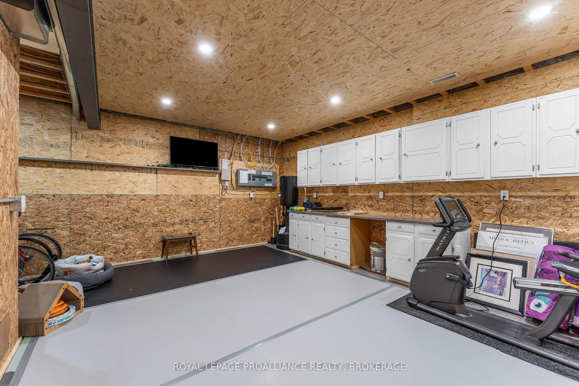 Photo 40 of 861 Windermere Drive, Kingston, City Northwest — HOMEH