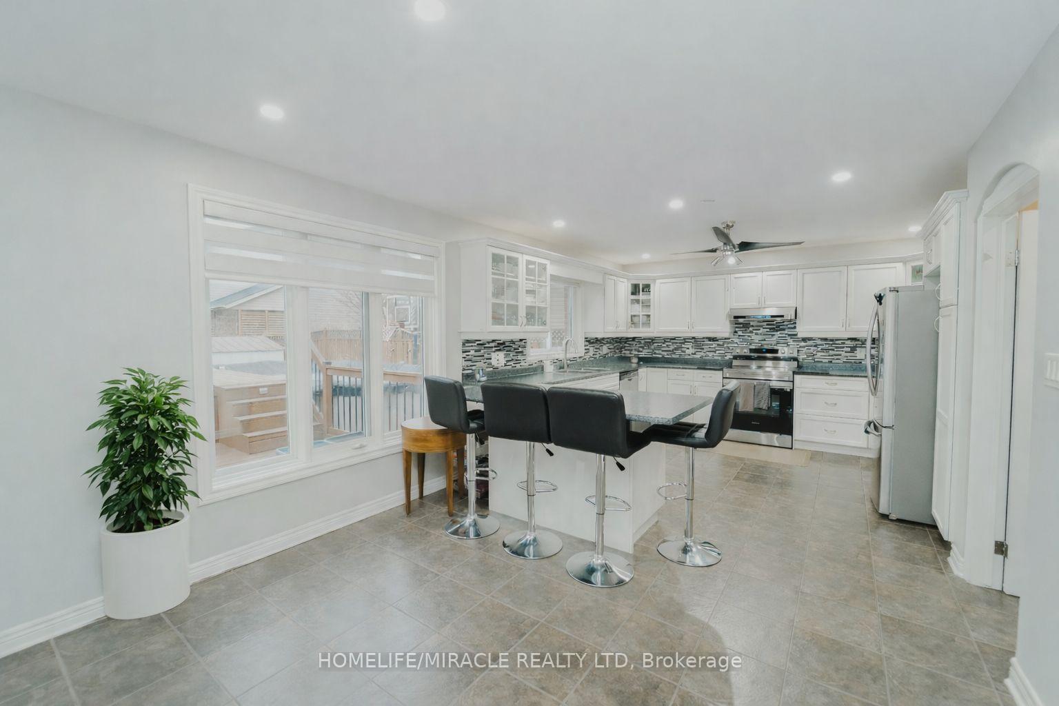Photo 11 of 6978 Shannon Drive, Niagara Falls, Forestview — HOMEH