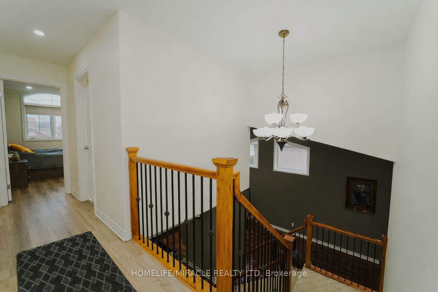 Photo 17 of 6978 Shannon Drive, Niagara Falls, Forestview — HOMEH