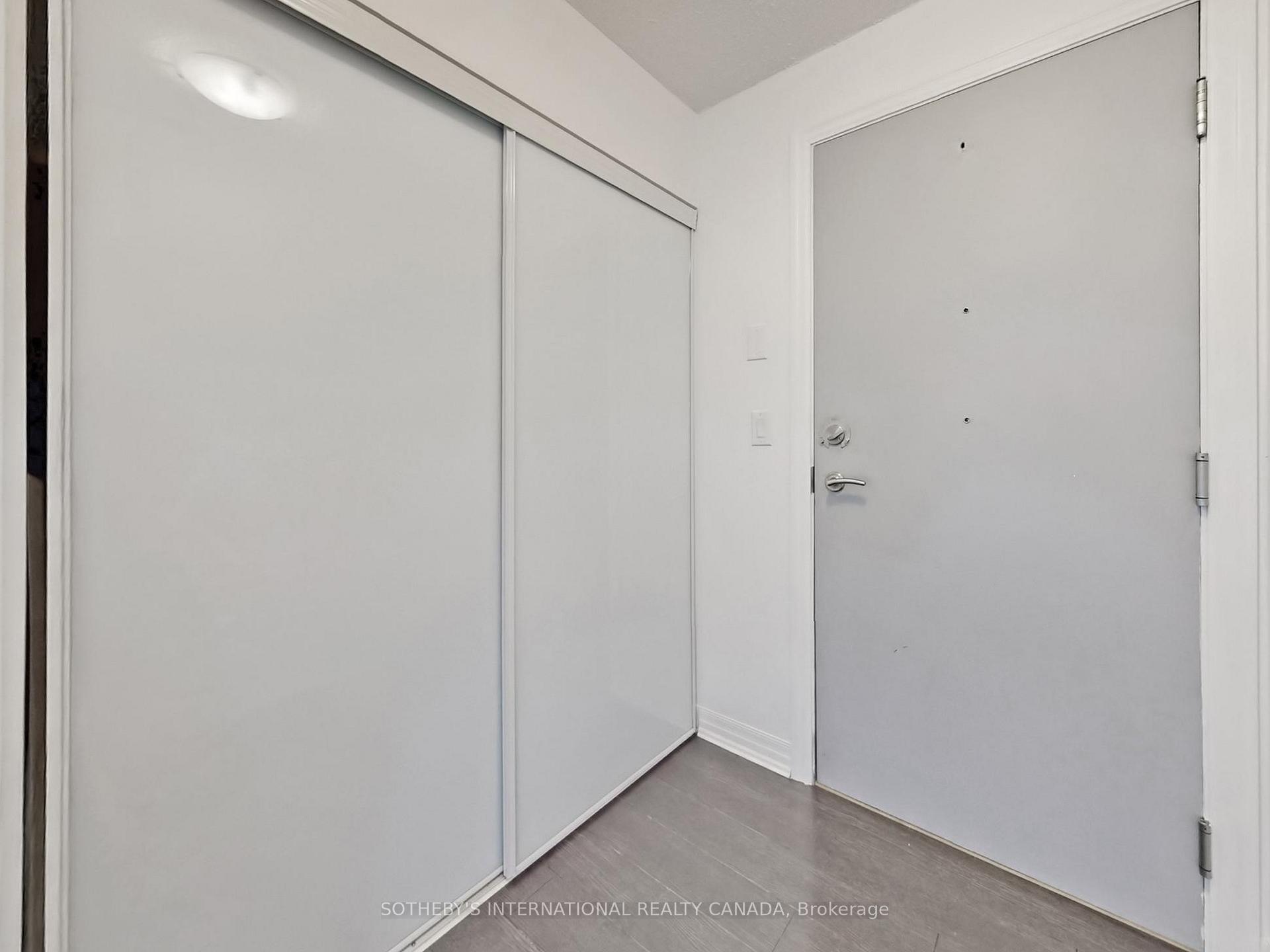 Photo 4 of Unit 1018, 80 Esther Lorrie Drive, Etobicoke, West Humber-Clairville — HOMEH