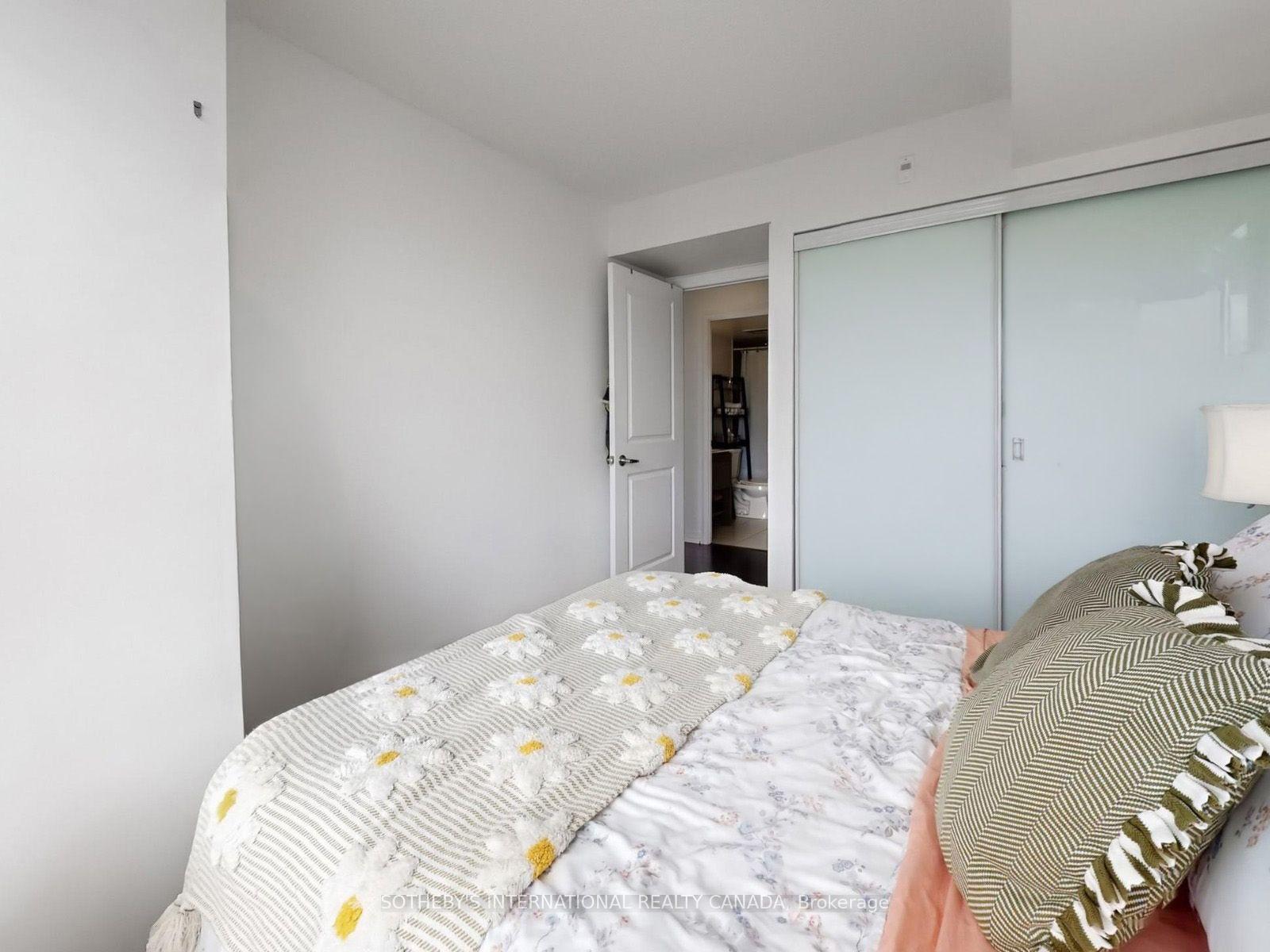Photo 8 of Unit 1018, 80 Esther Lorrie Drive, Etobicoke, West Humber-Clairville — HOMEH