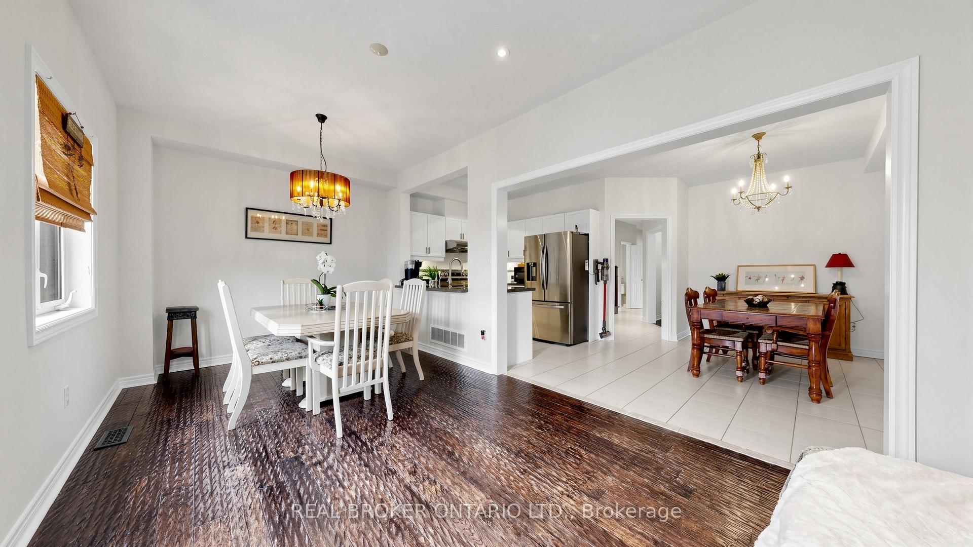 Photo 6 of 23 Piera Gardens, Markham, Village Green-South Unionville — HOMEH