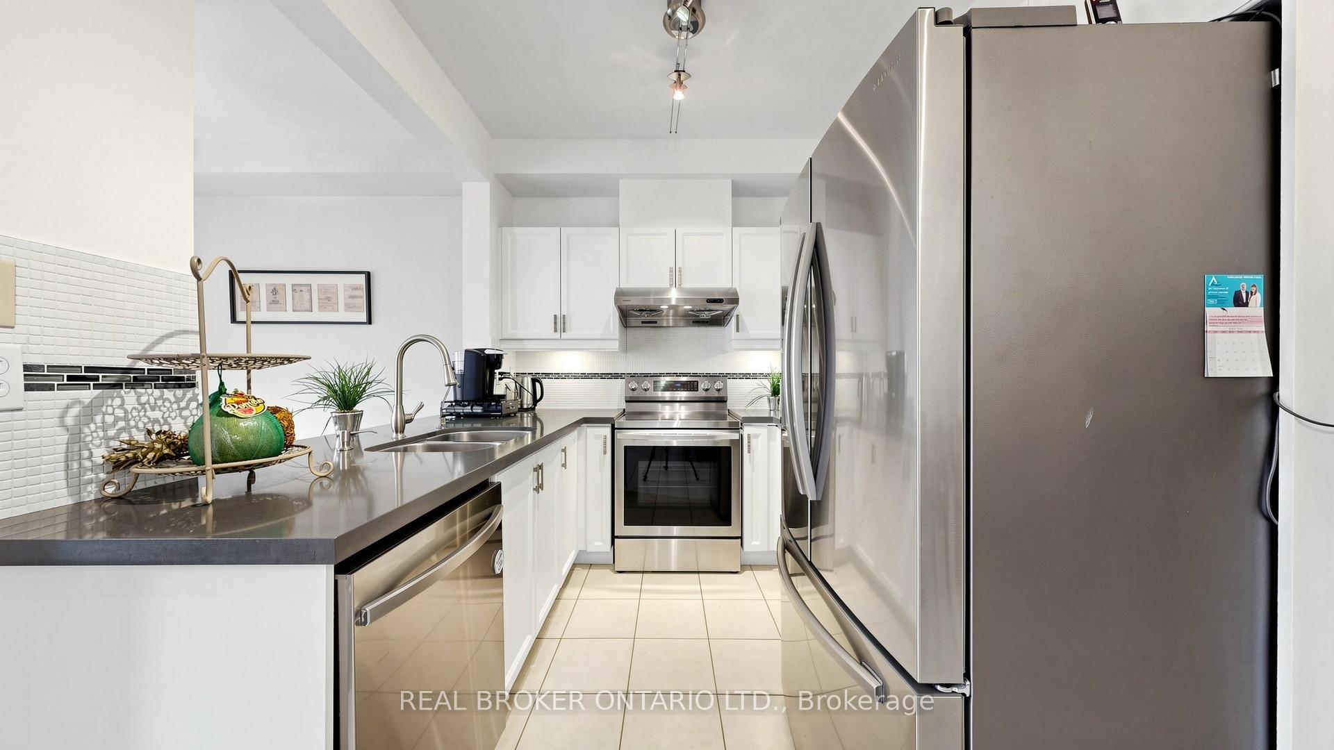 Photo 10 of 23 Piera Gardens, Markham, Village Green-South Unionville — HOMEH