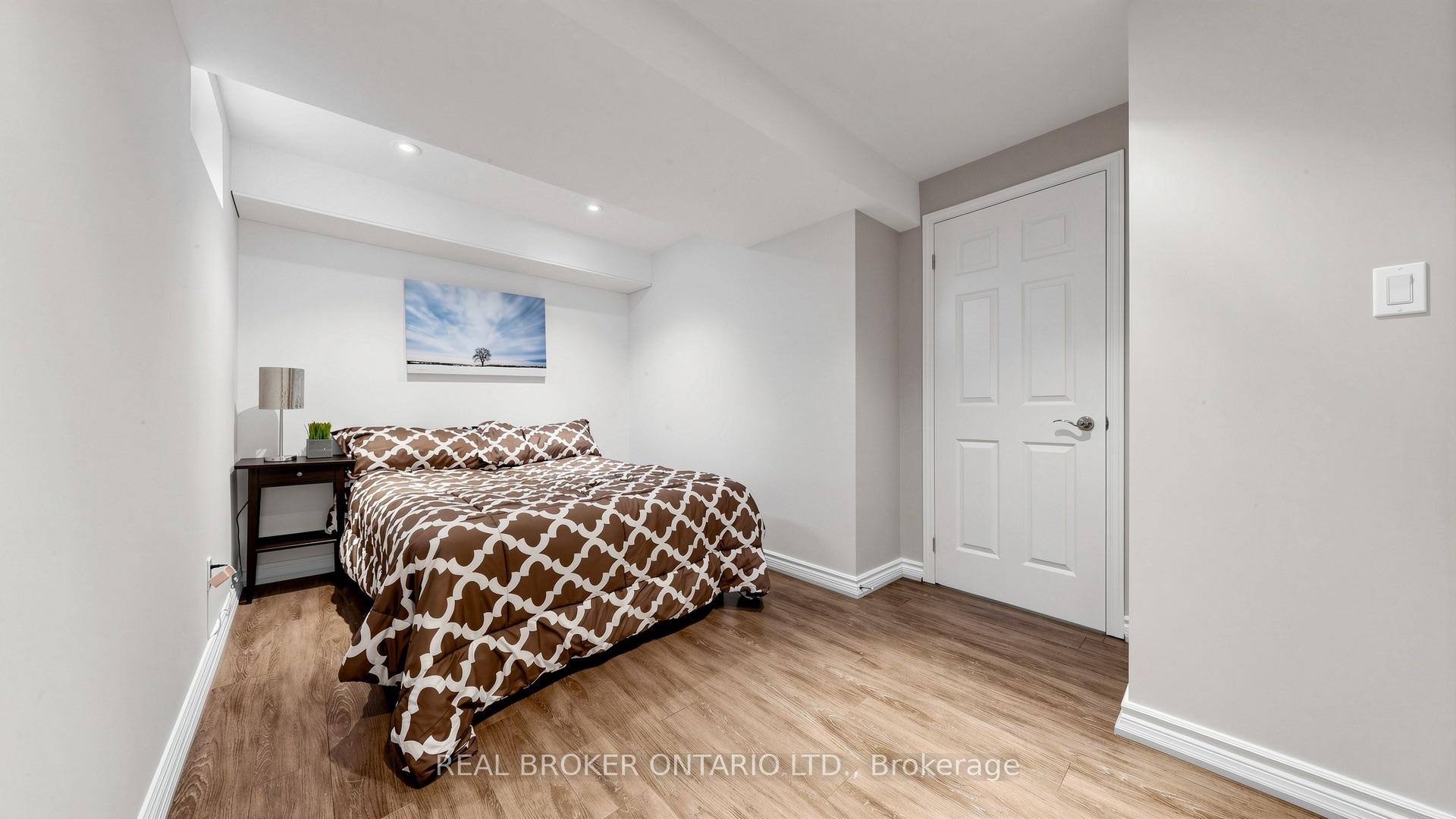 Photo 21 of 23 Piera Gardens, Markham, Village Green-South Unionville — HOMEH