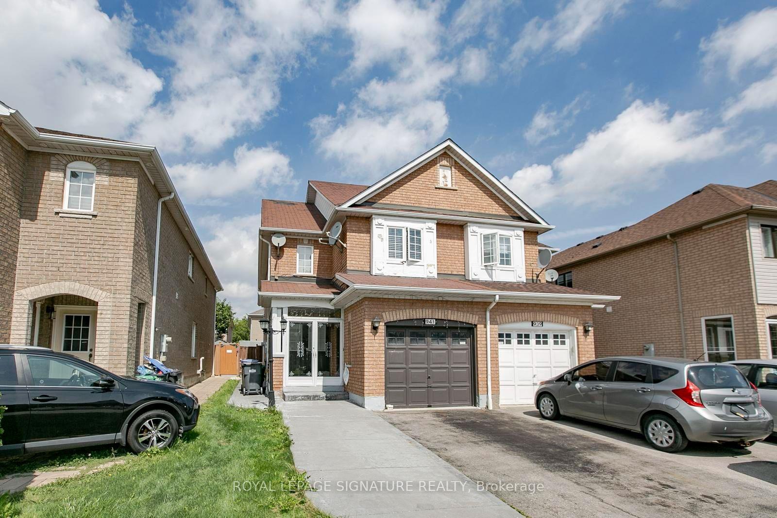 Photo 3 of 941 Mandolin Place, Mississauga, Meadowvale Village — HOMEH