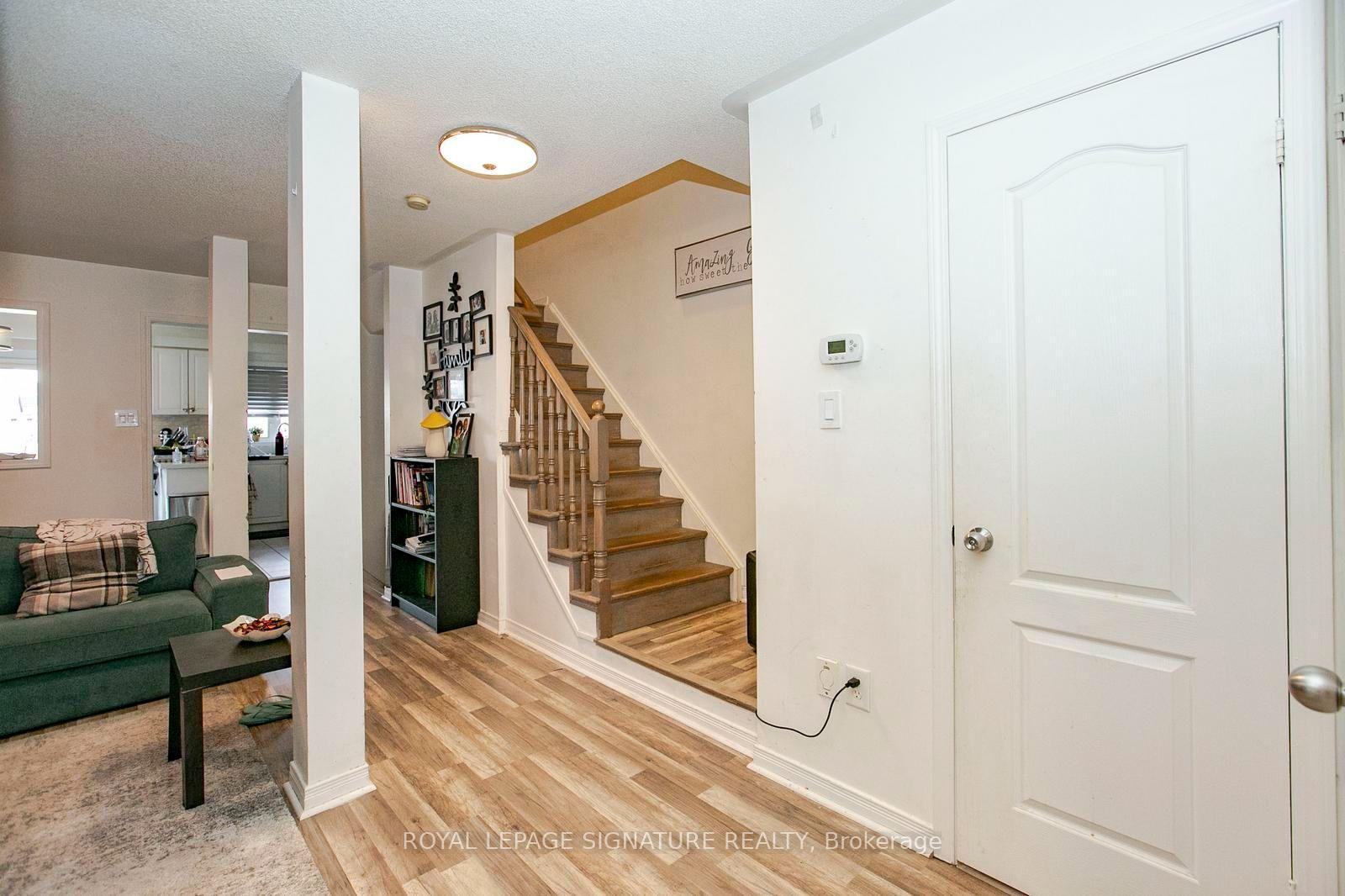 Photo 7 of 941 Mandolin Place, Mississauga, Meadowvale Village — HOMEH