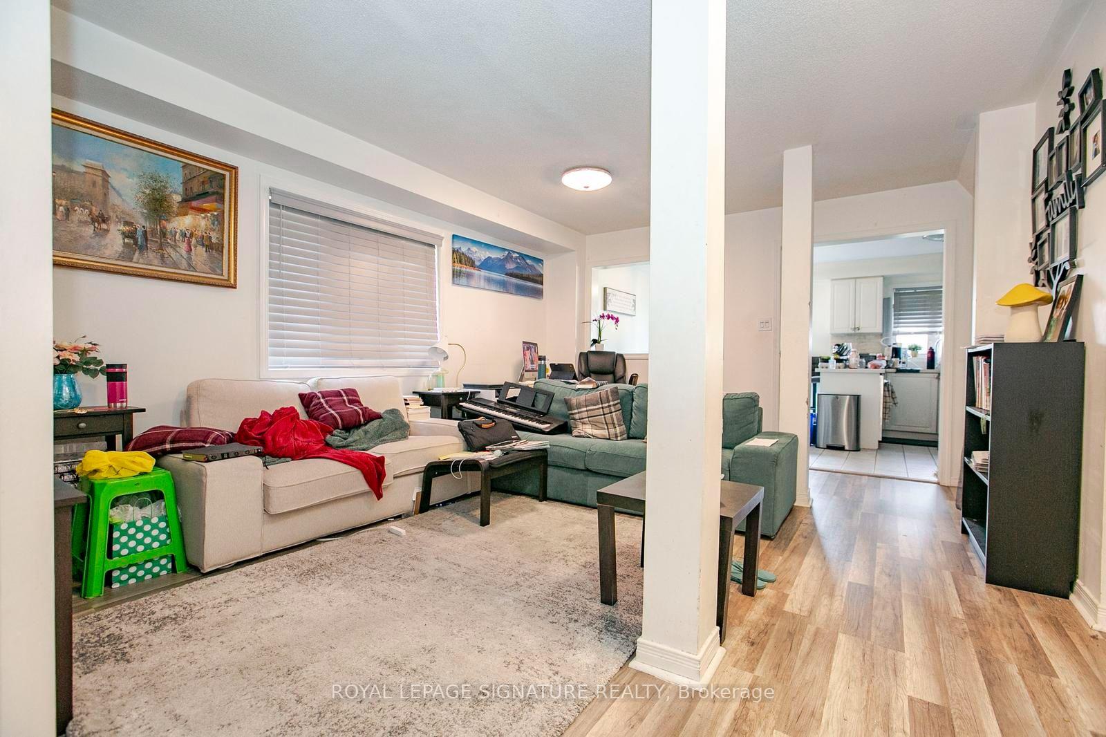 Photo 8 of 941 Mandolin Place, Mississauga, Meadowvale Village — HOMEH
