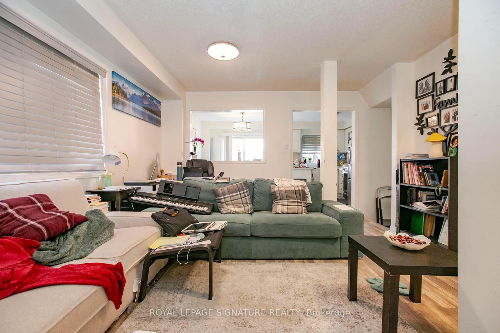 Photo 9 of 941 Mandolin Place, Mississauga, Meadowvale Village — HOMEH