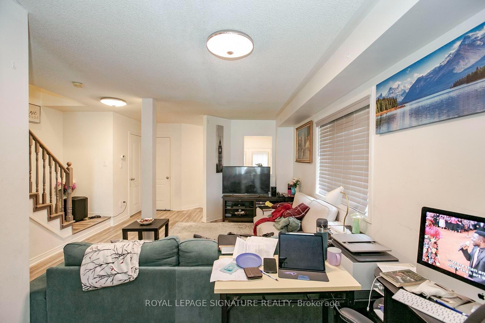 Photo 12 of 941 Mandolin Place, Mississauga, Meadowvale Village — HOMEH