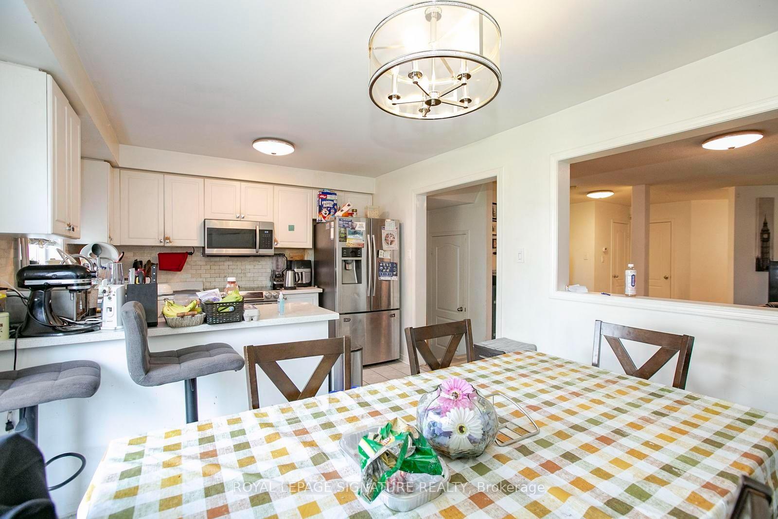 Photo 15 of 941 Mandolin Place, Mississauga, Meadowvale Village — HOMEH