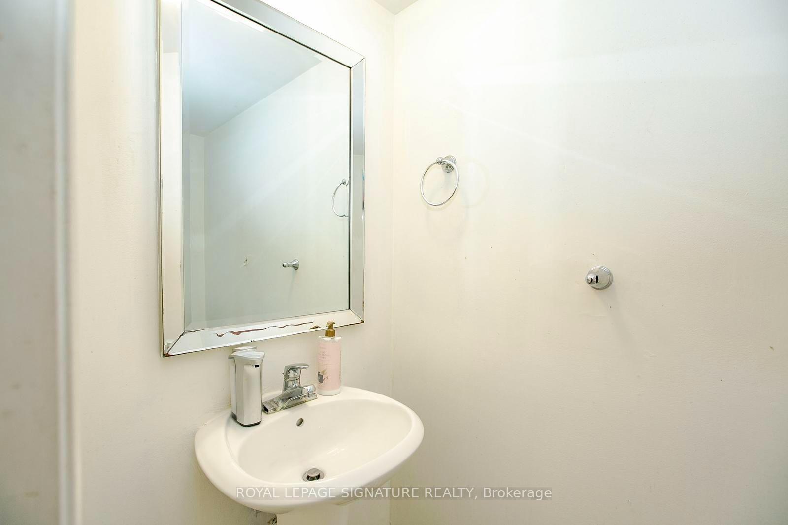 Photo 17 of 941 Mandolin Place, Mississauga, Meadowvale Village — HOMEH