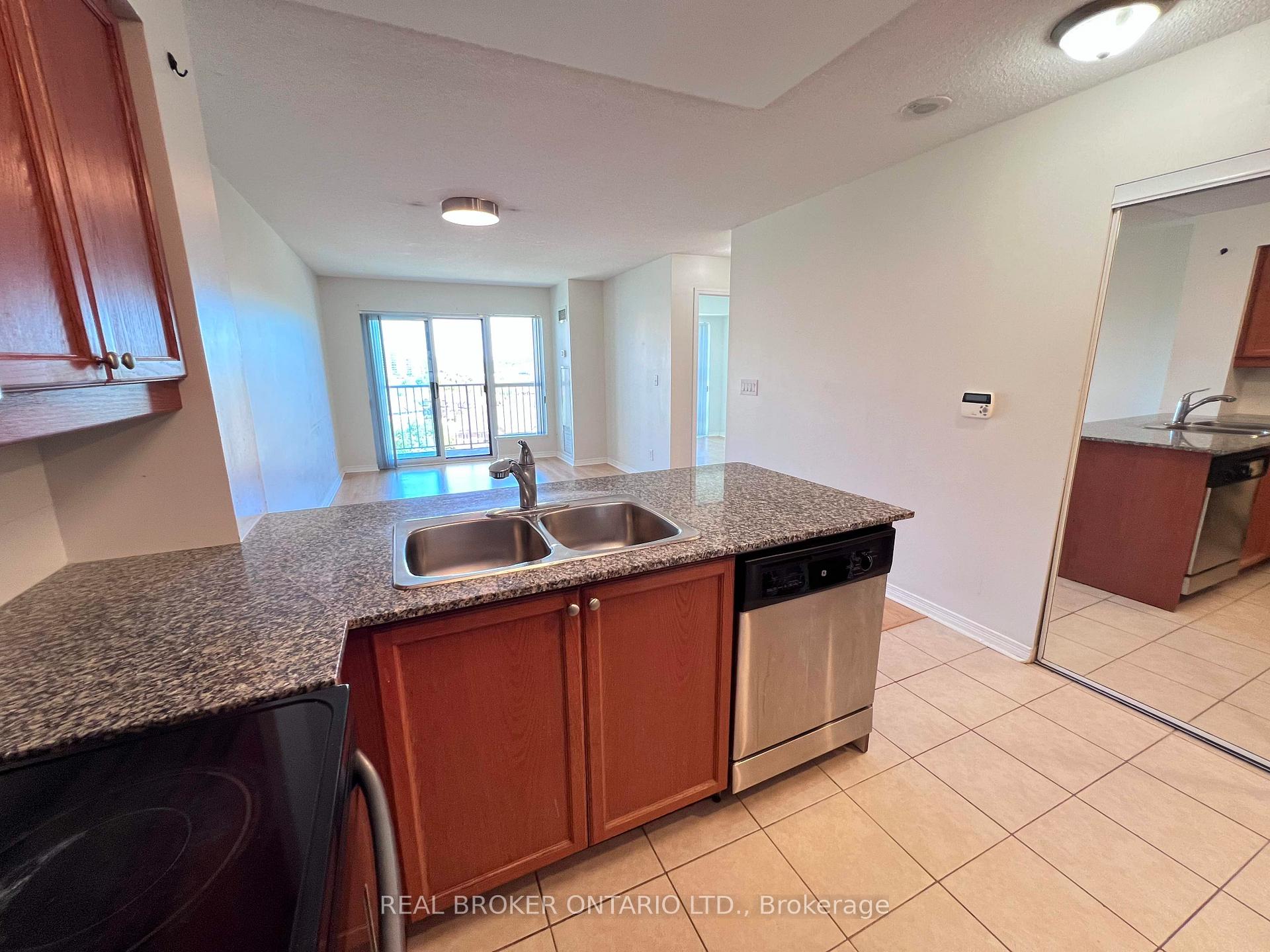 Photo 3 of Unit 1016, 185 Oneida Crescent, Richmond Hill, Langstaff — HOMEH