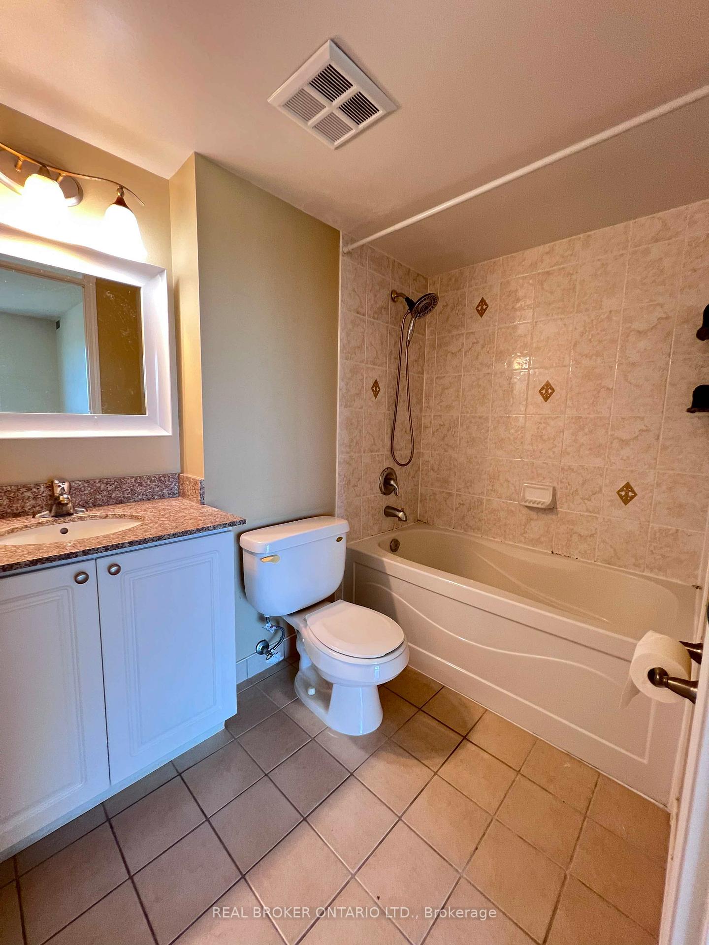 Photo 7 of Unit 1016, 185 Oneida Crescent, Richmond Hill, Langstaff — HOMEH