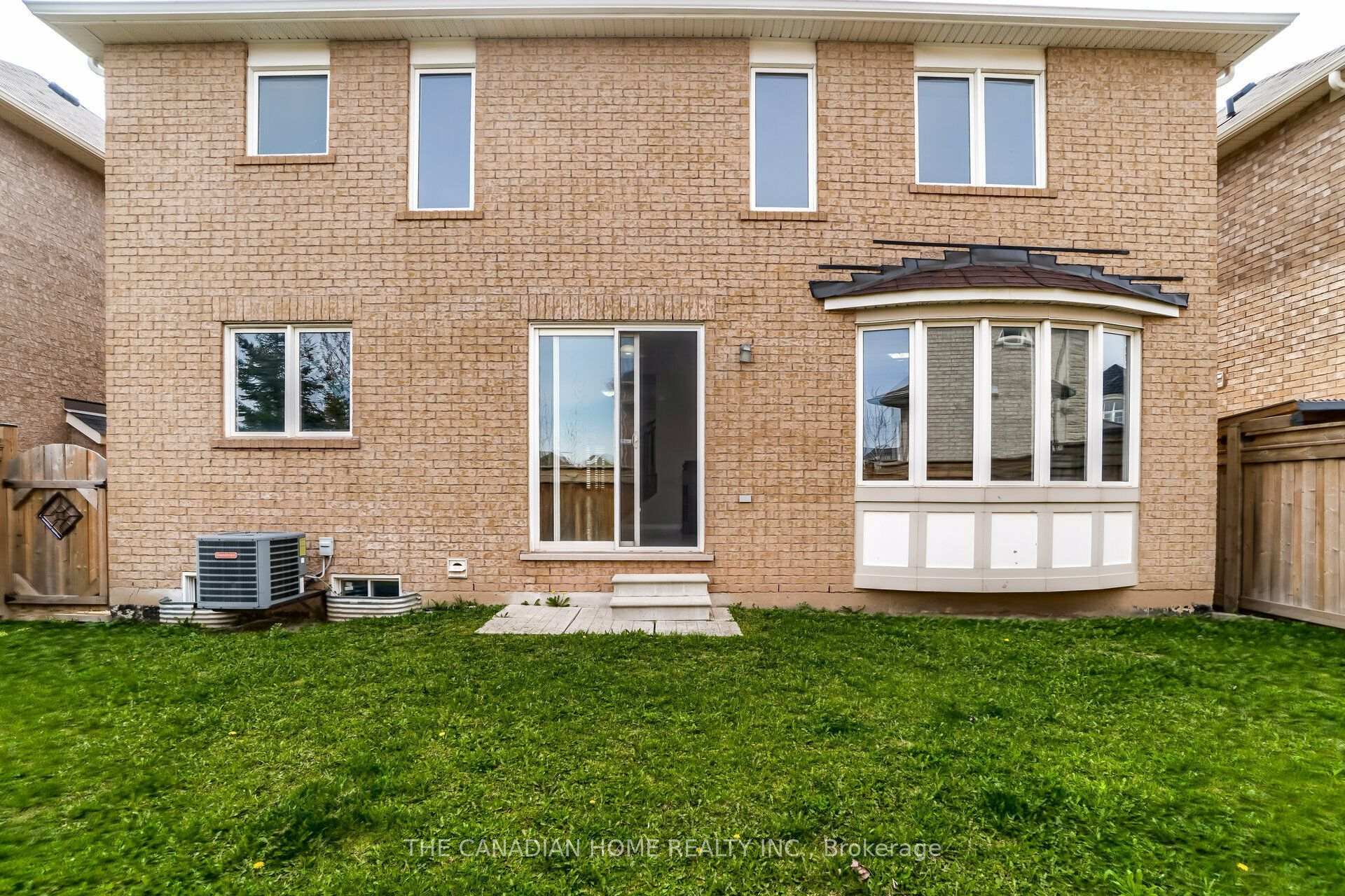 Photo 5 of 2387 Calloway Drive, Oakville, Westmount — HOMEH
