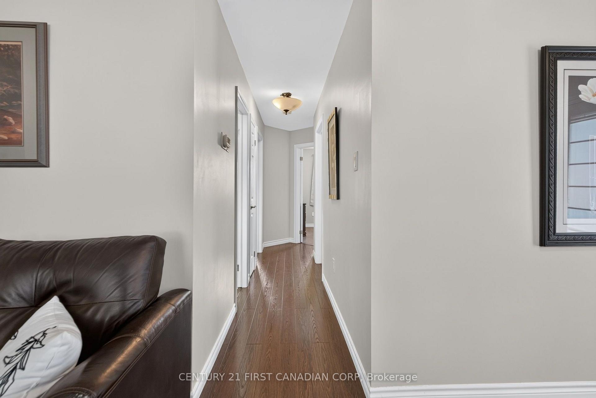 Photo 11 of 1354 Aspenridge Crescent, London, East A — HOMEH