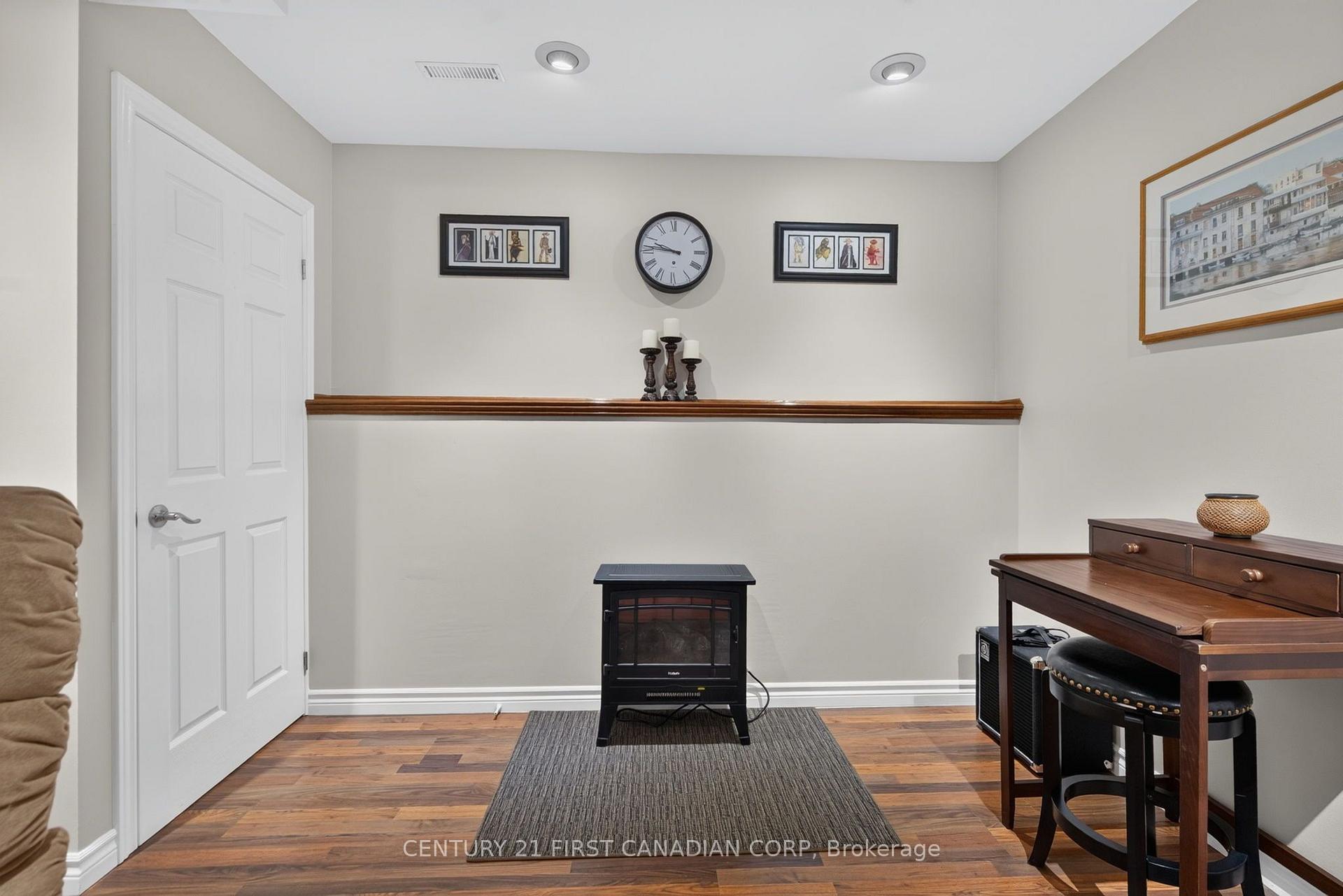 Photo 25 of 1354 Aspenridge Crescent, London, East A — HOMEH