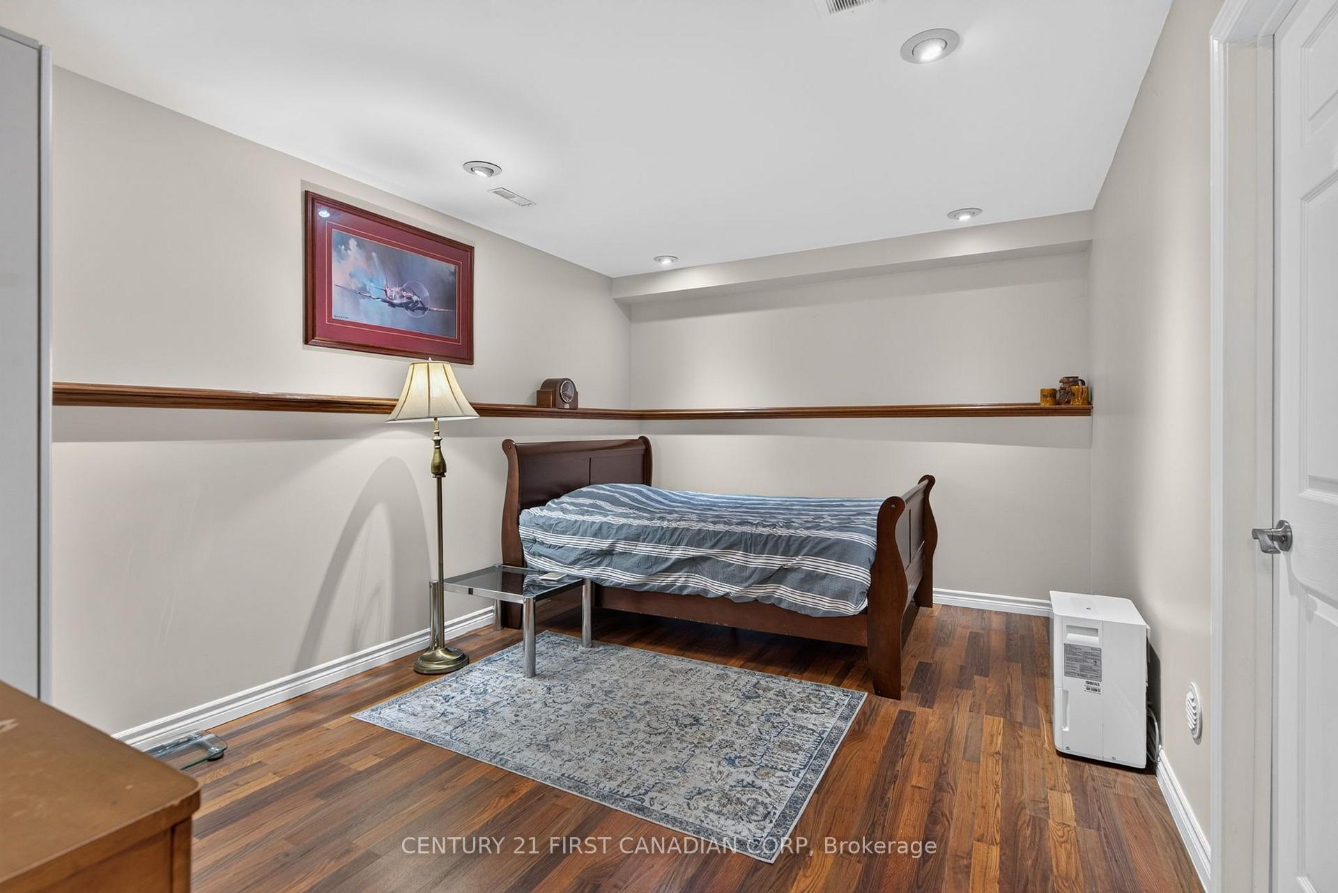 Photo 29 of 1354 Aspenridge Crescent, London, East A — HOMEH