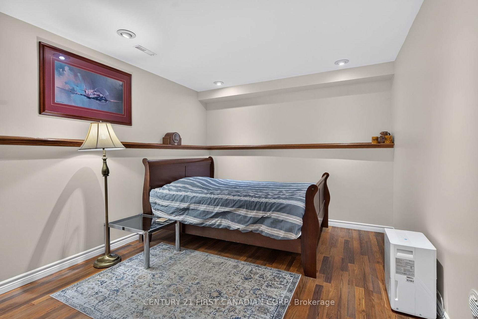 Photo 30 of 1354 Aspenridge Crescent, London, East A — HOMEH