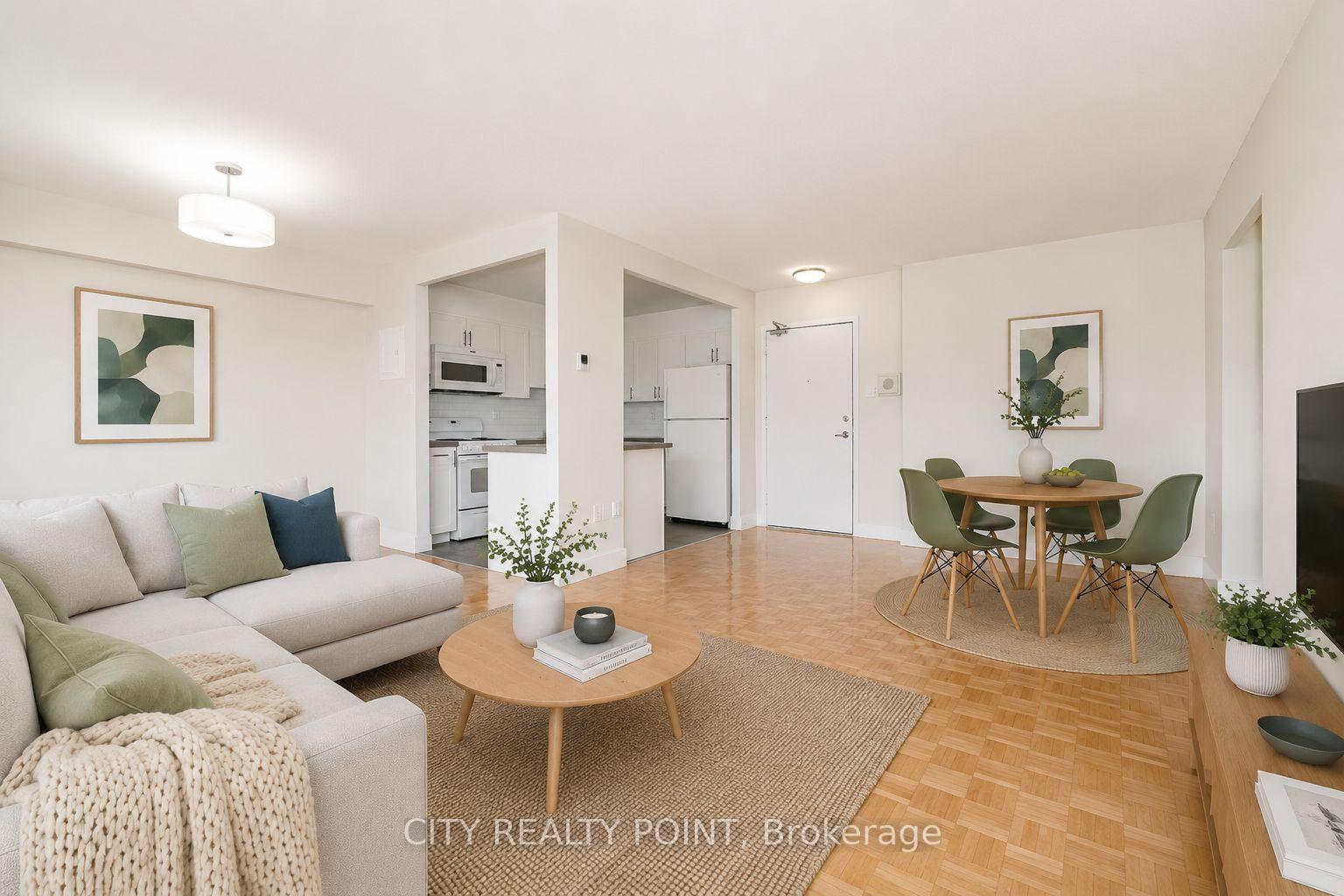 Front of Unit 1803, 666 Spadina Avenue