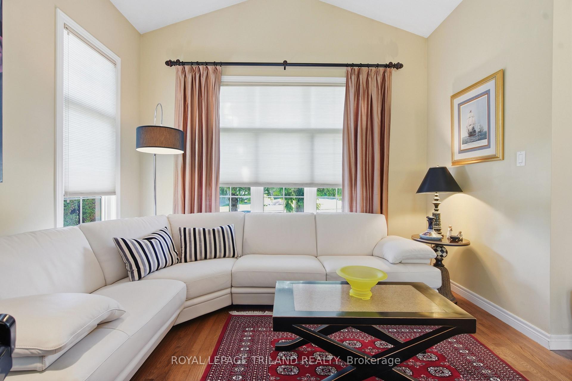 Photo 9 of 4 Baron Crescent, Middlesex Centre, Kilworth — HOMEH