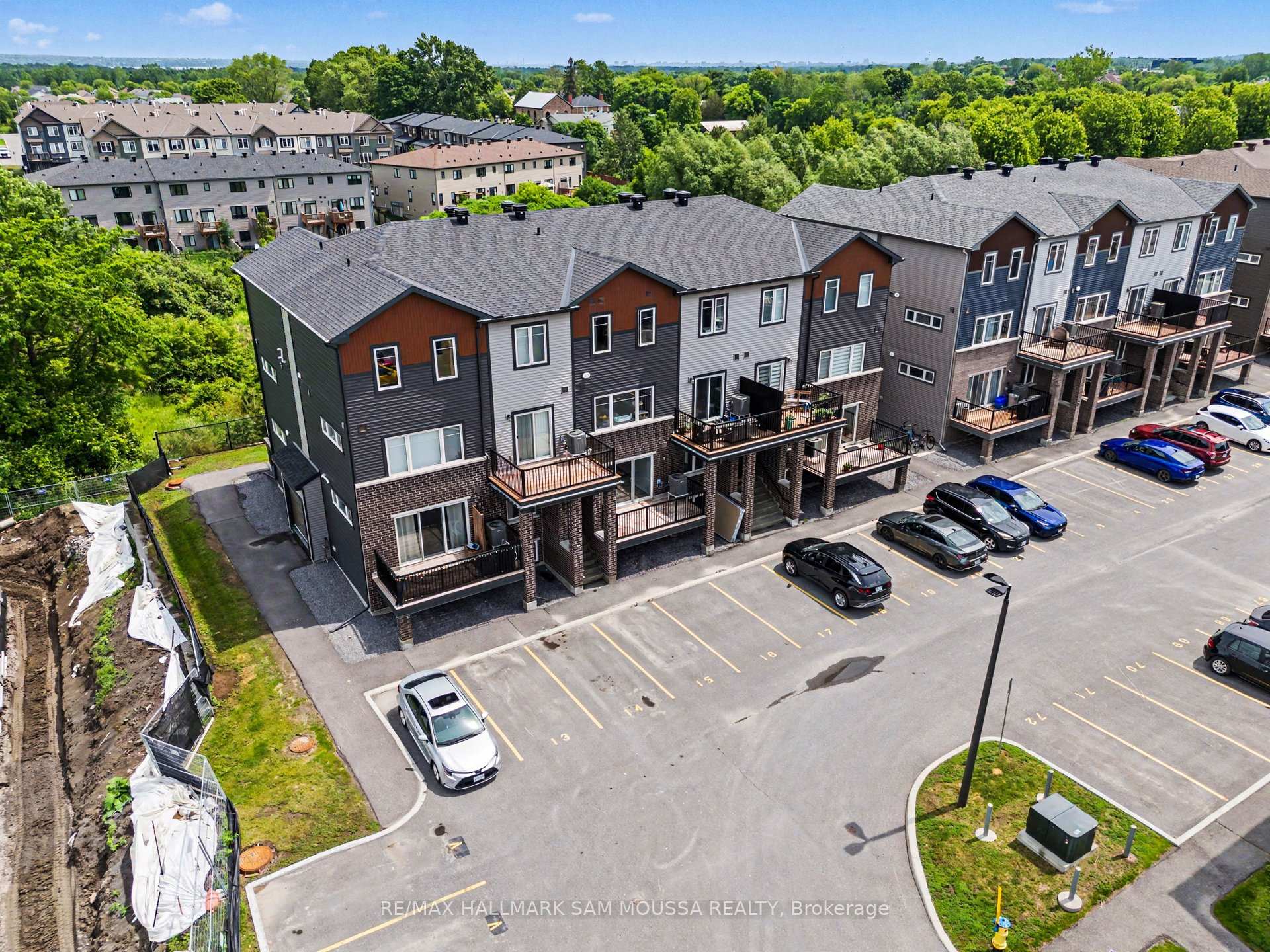 Photo 41 of Unit A, 215 Eldorado Private, Ottawa, Kanata - Morgan's Grant/South March — HOMEH