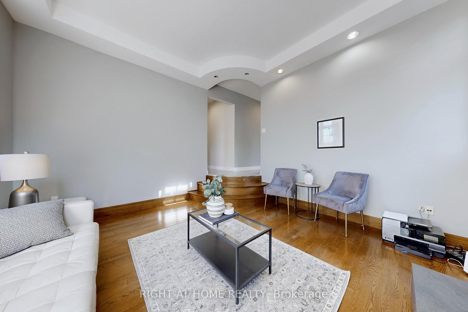 Photo 13 of 26 Ontoro Boulevard, Ajax, South East — HOMEH