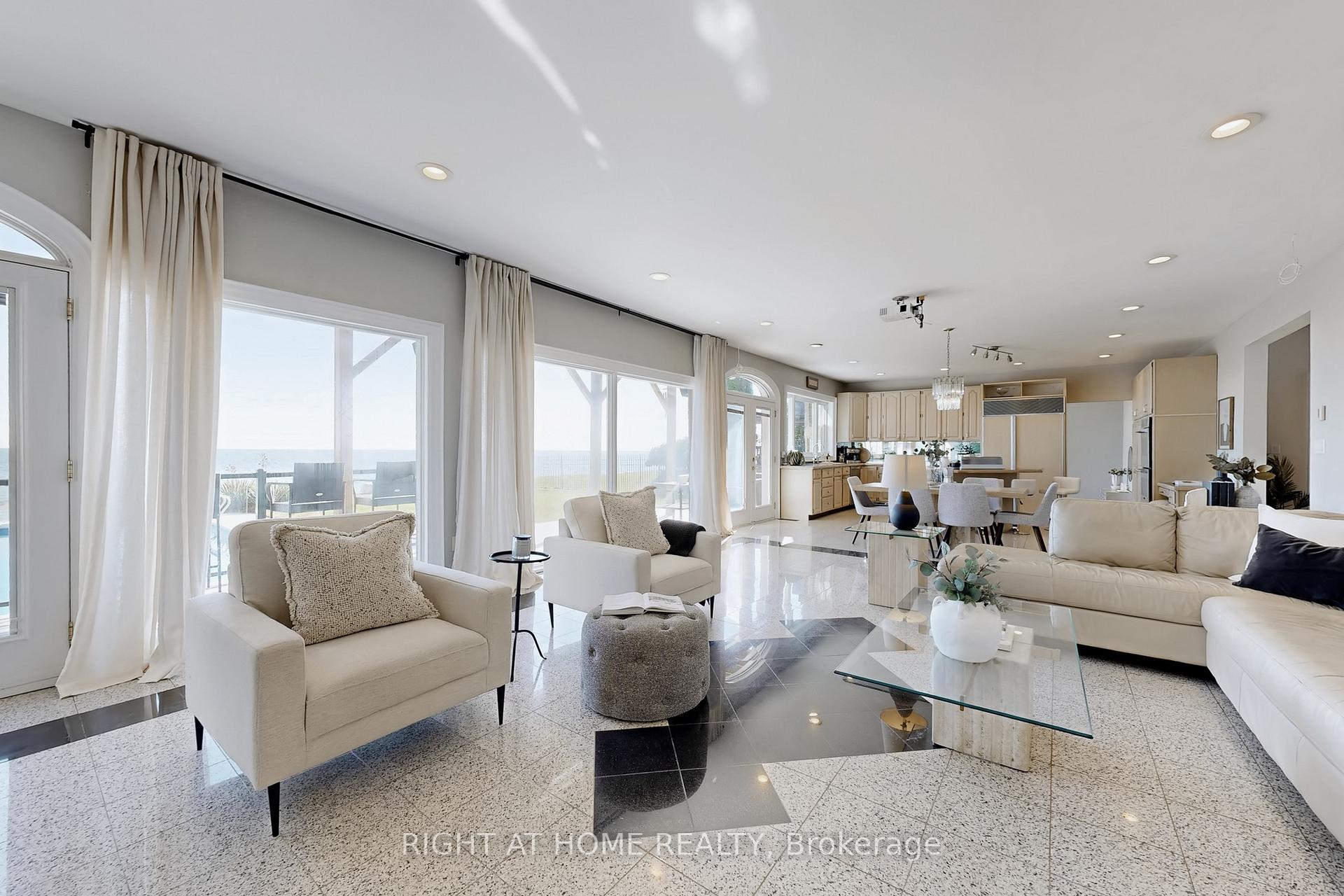 Photo 15 of 26 Ontoro Boulevard, Ajax, South East — HOMEH