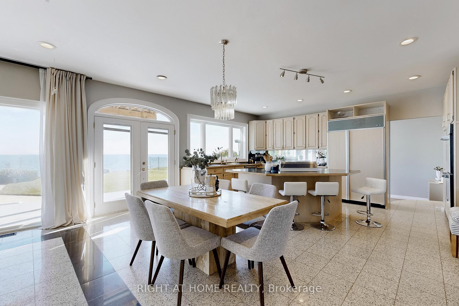 Photo 22 of 26 Ontoro Boulevard, Ajax, South East — HOMEH