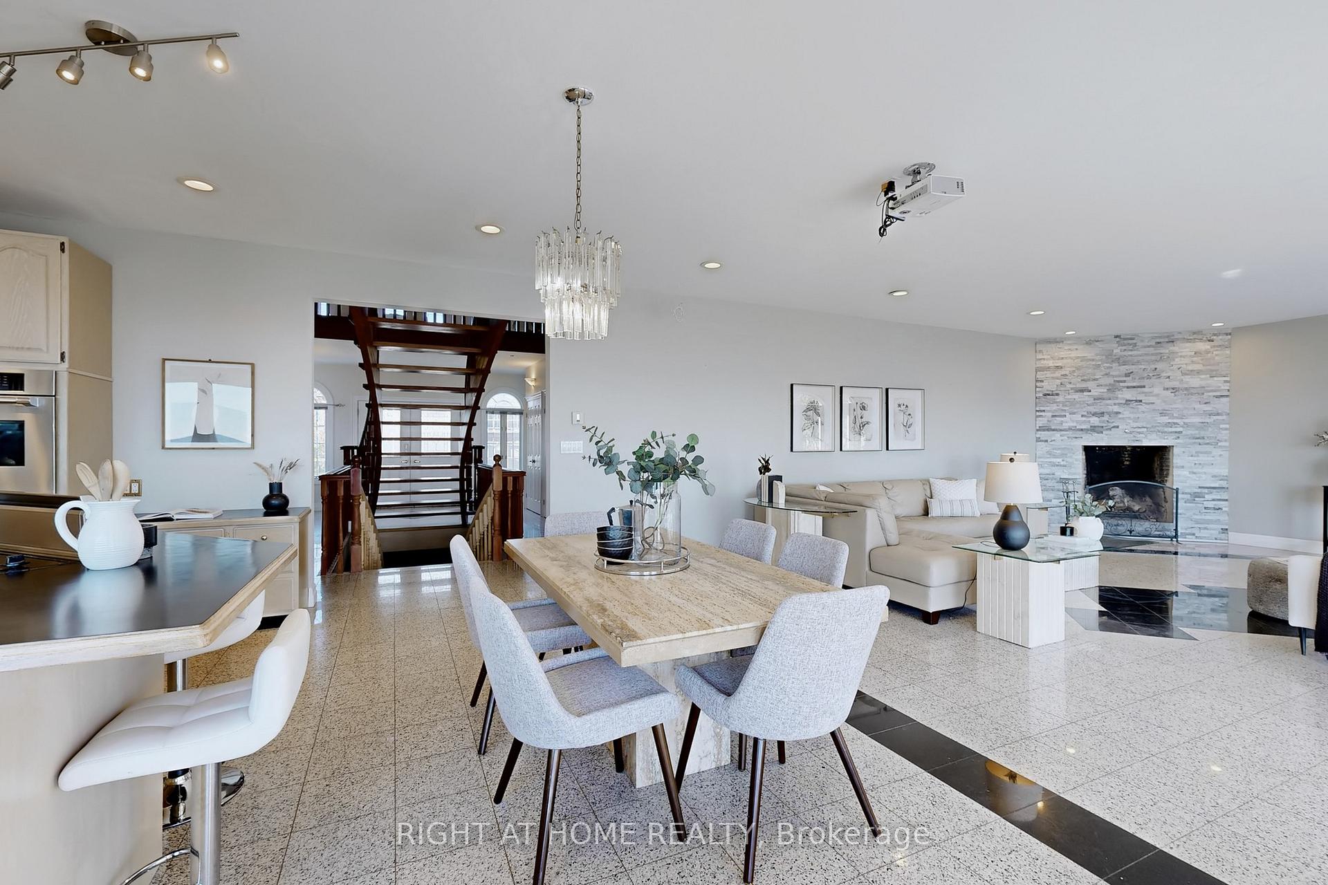 Photo 24 of 26 Ontoro Boulevard, Ajax, South East — HOMEH