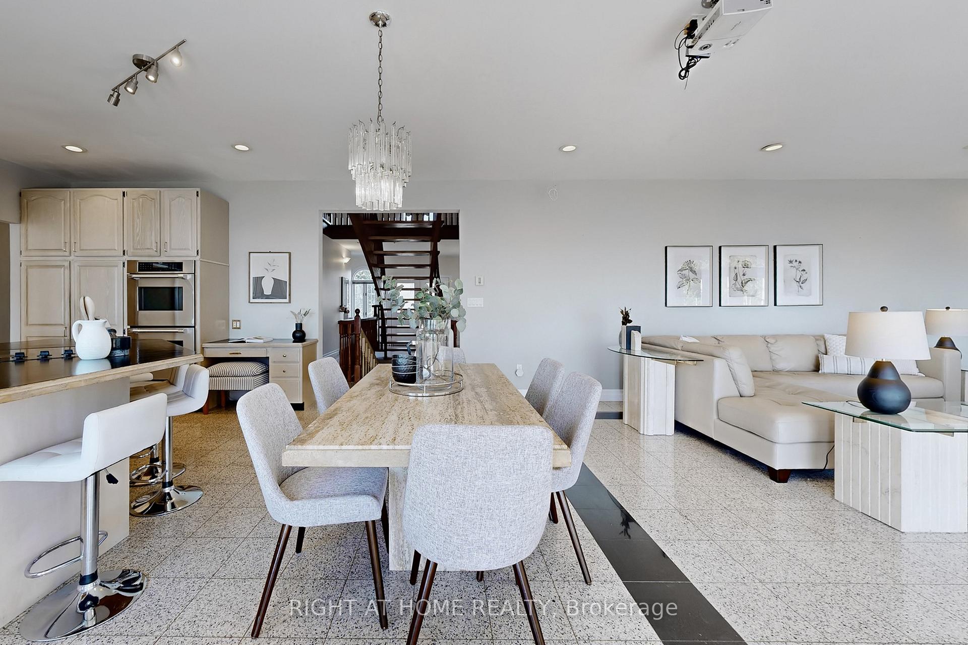 Photo 25 of 26 Ontoro Boulevard, Ajax, South East — HOMEH