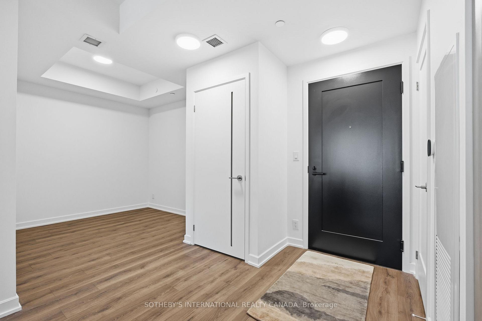 Photo 3 of Unit 1707, 88 Bathurst Street, Toronto, Niagara — HOMEH