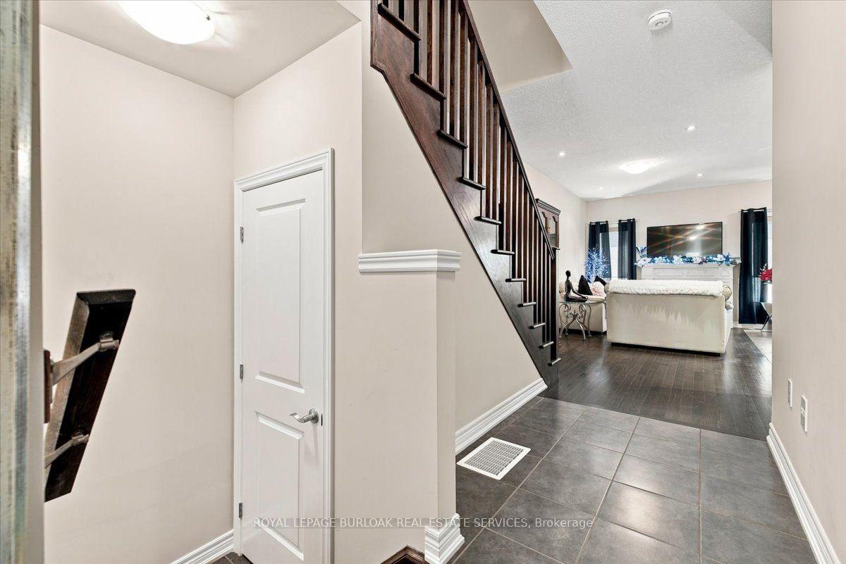 Photo 8 of 53 Sonoma Valley Crescent, Hamilton, Mewburn — HOMEH