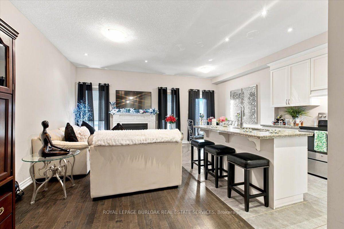 Photo 10 of 53 Sonoma Valley Crescent, Hamilton, Mewburn — HOMEH