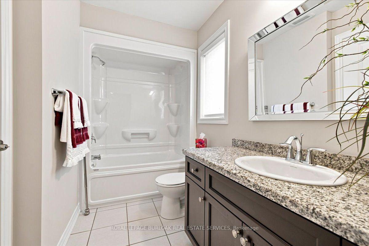 Photo 32 of 53 Sonoma Valley Crescent, Hamilton, Mewburn — HOMEH