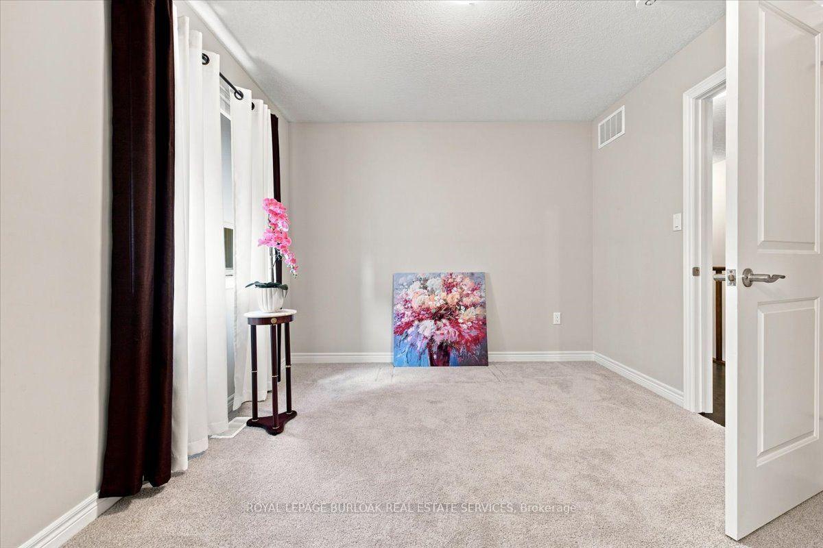 Photo 33 of 53 Sonoma Valley Crescent, Hamilton, Mewburn — HOMEH
