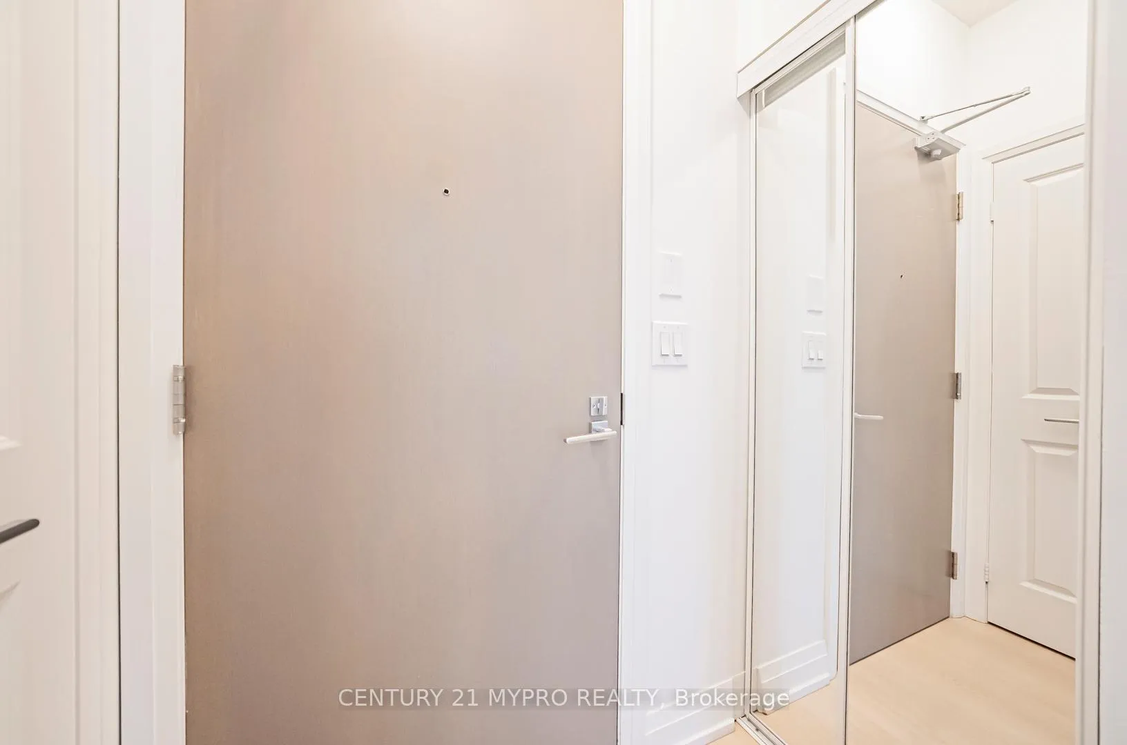 Photo 2 of Unit 903, 7165 Yonge Street, Markham, Grandview — HOMEH