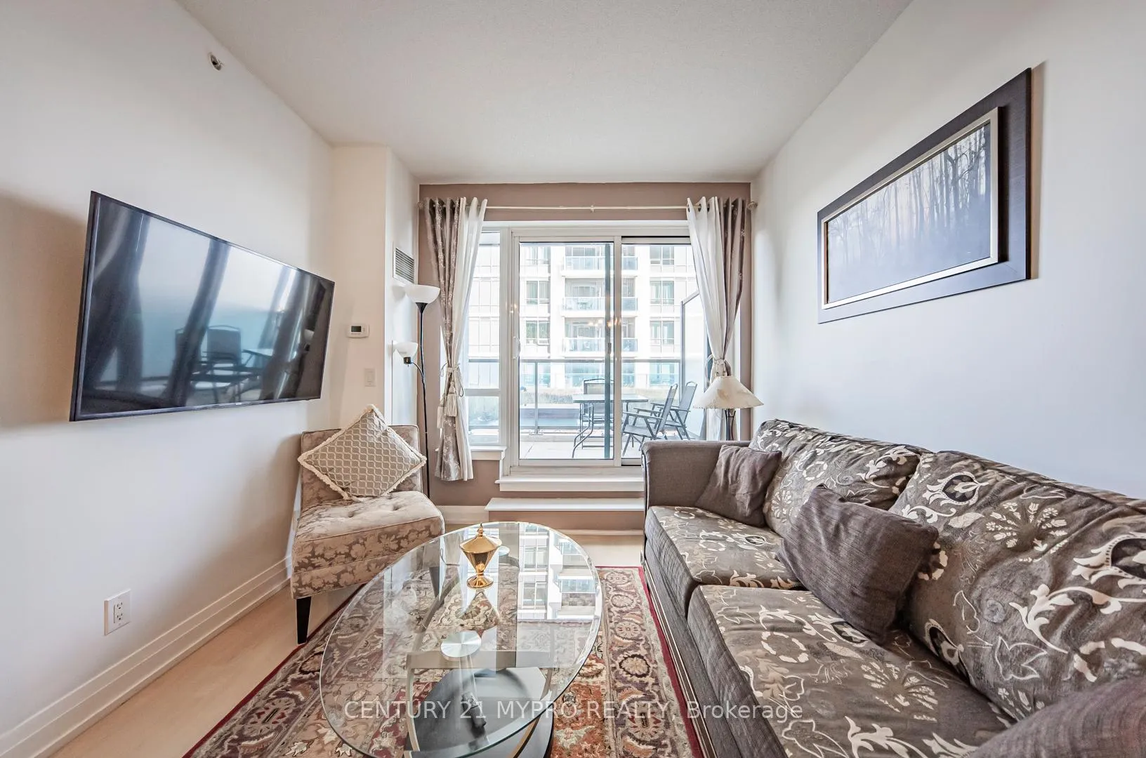 Photo 5 of Unit 903, 7165 Yonge Street, Markham, Grandview — HOMEH