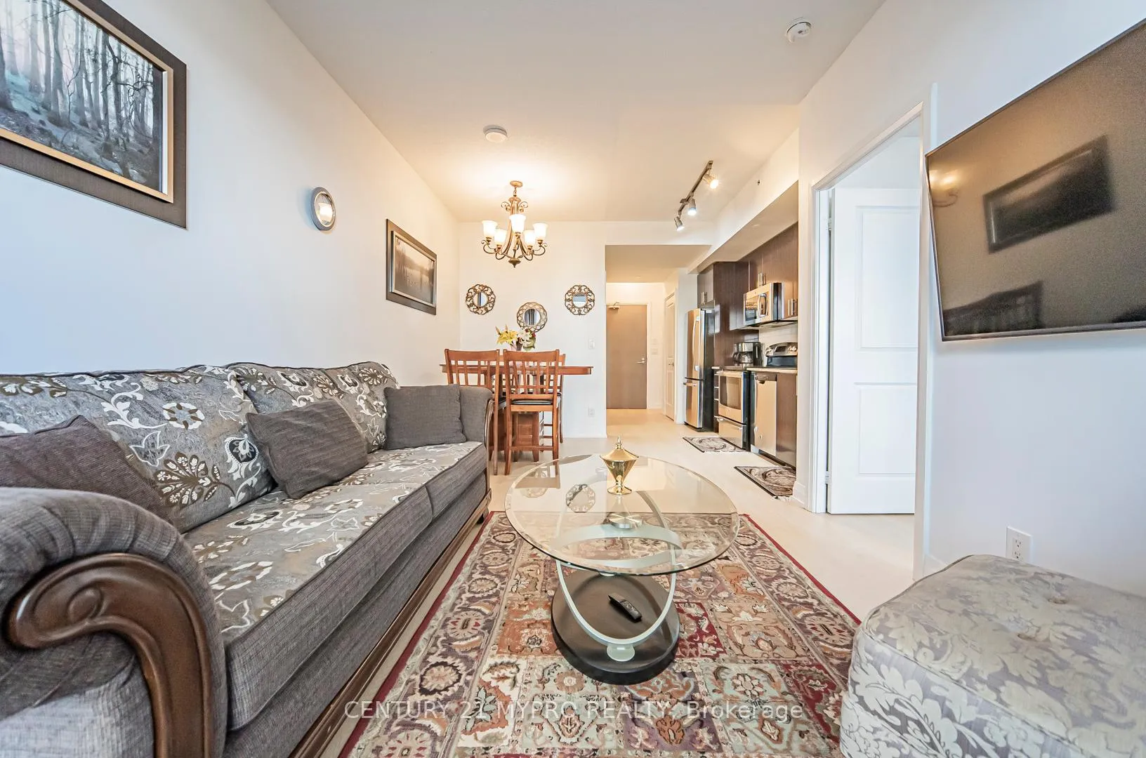 Photo 7 of Unit 903, 7165 Yonge Street, Markham, Grandview — HOMEH