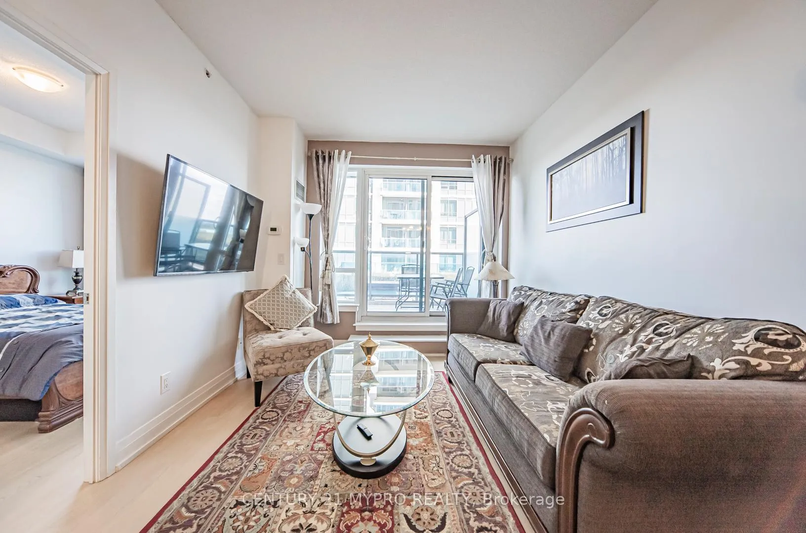 Photo 8 of Unit 903, 7165 Yonge Street, Markham, Grandview — HOMEH