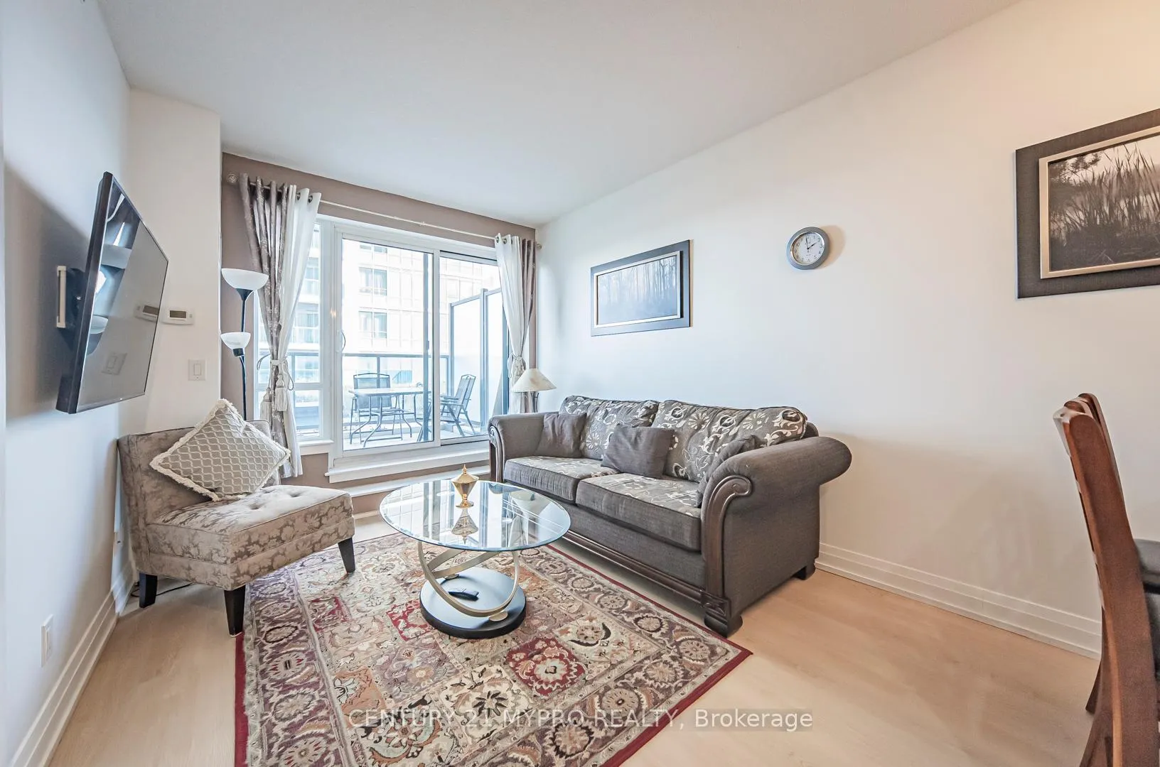 Photo 9 of Unit 903, 7165 Yonge Street, Markham, Grandview — HOMEH