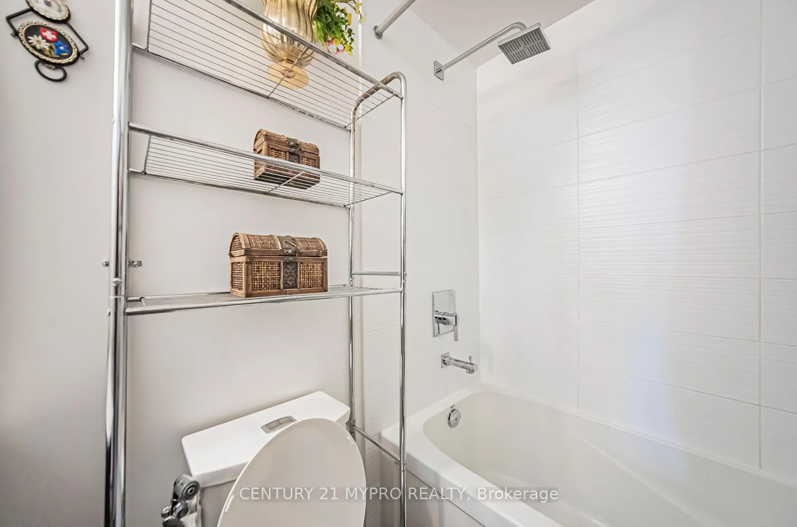 Photo 14 of Unit 903, 7165 Yonge Street, Markham, Grandview — HOMEH