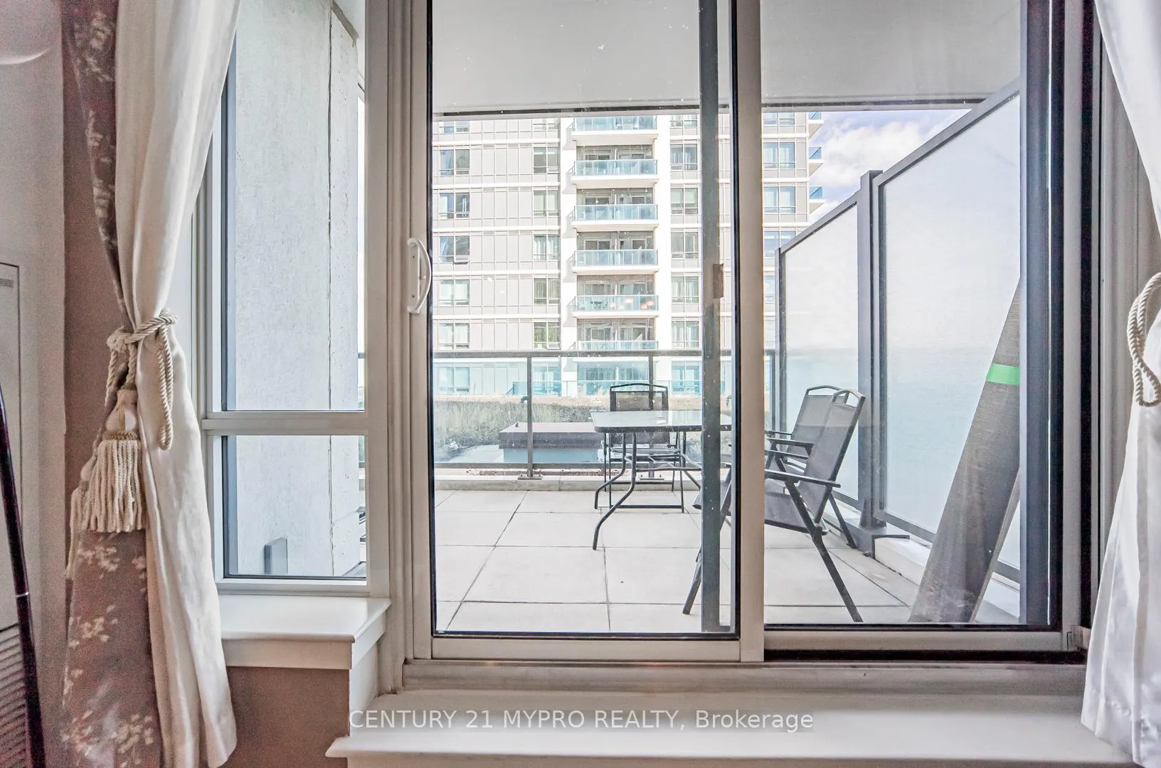 Photo 22 of Unit 903, 7165 Yonge Street, Markham, Grandview — HOMEH