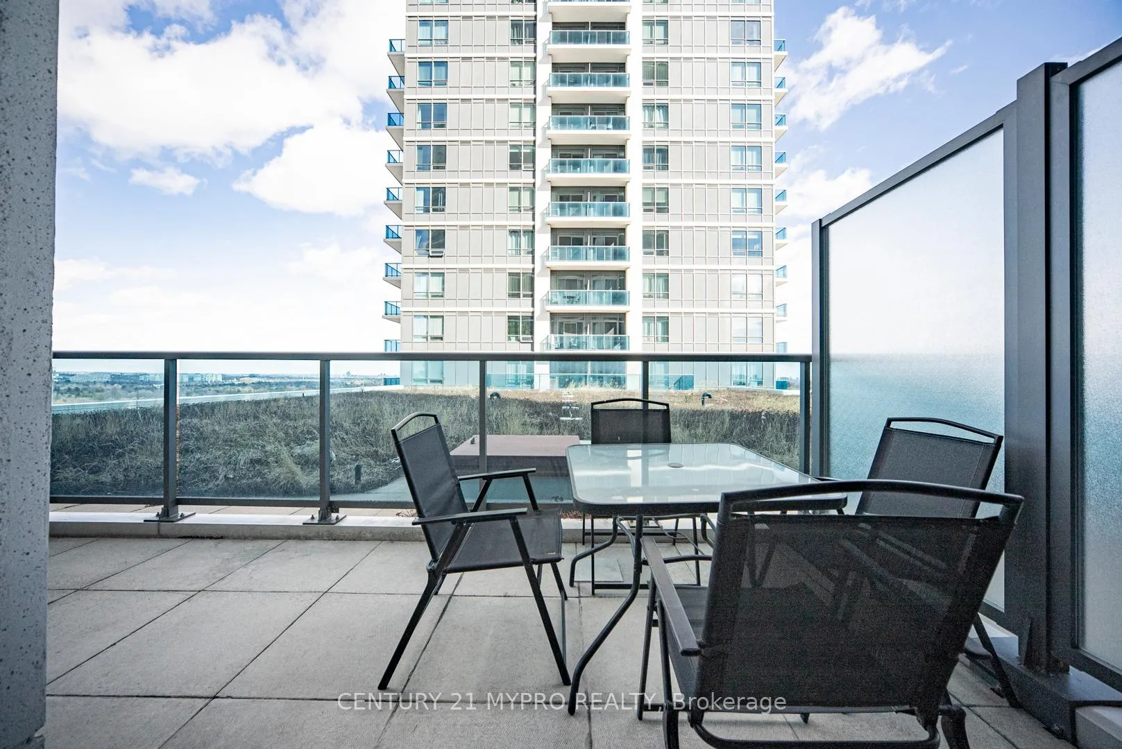 Photo 23 of Unit 903, 7165 Yonge Street, Markham, Grandview — HOMEH