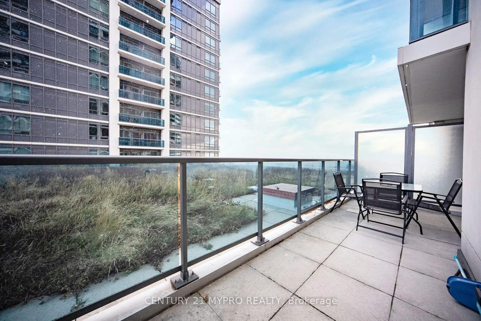 Photo 24 of Unit 903, 7165 Yonge Street, Markham, Grandview — HOMEH